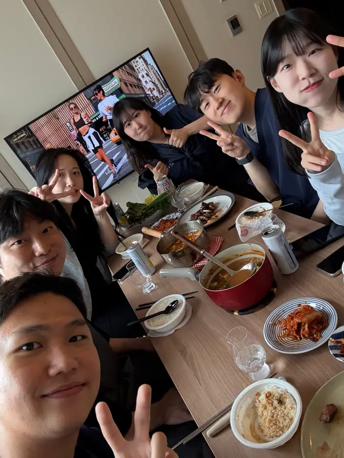 홍바에서의 송별회, 환영회